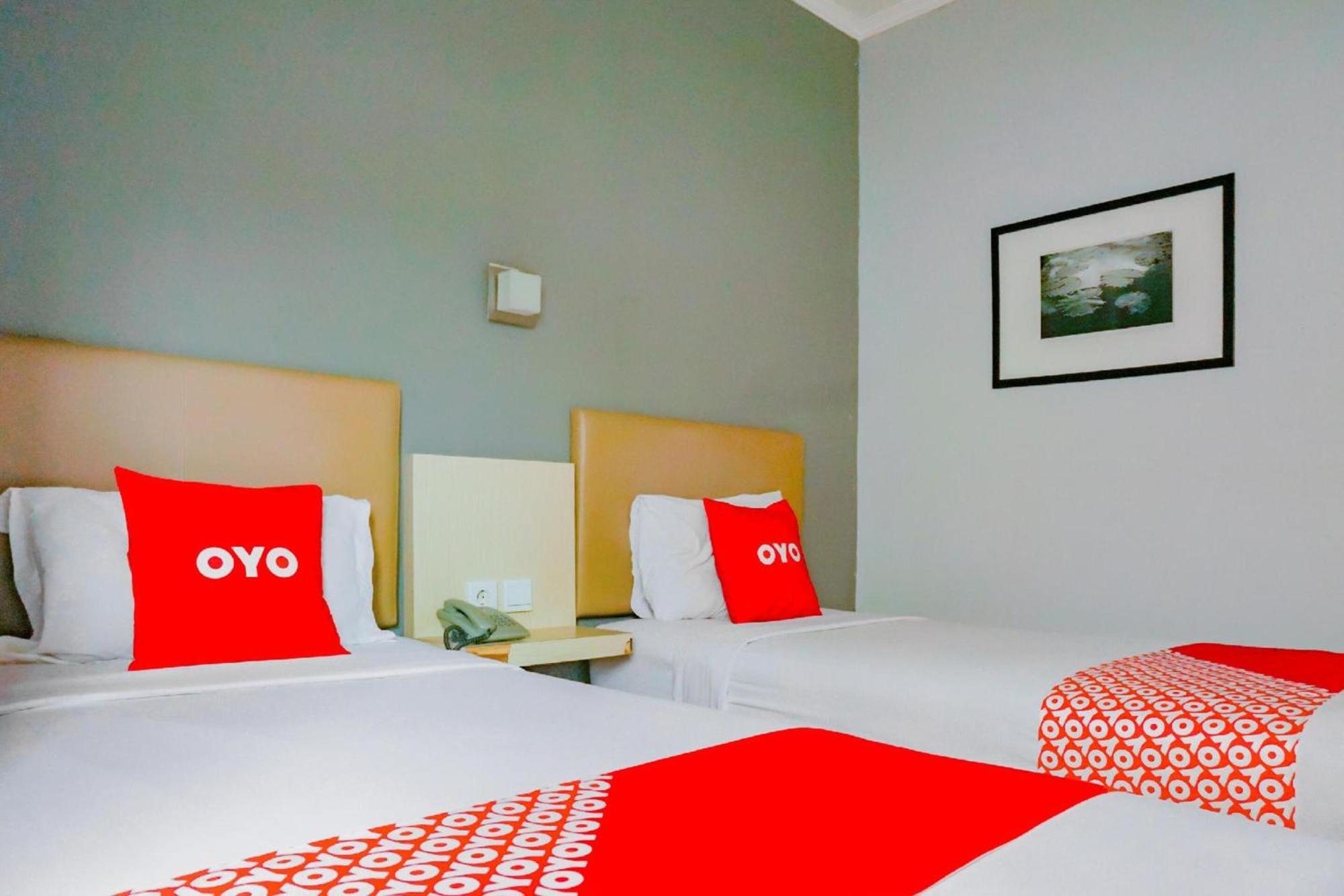 Collection O Hotel Antara Jakarta Bagian luar foto