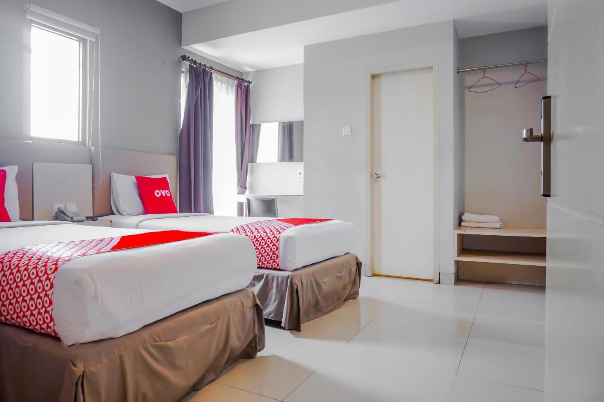 Collection O Hotel Antara Jakarta Bagian luar foto