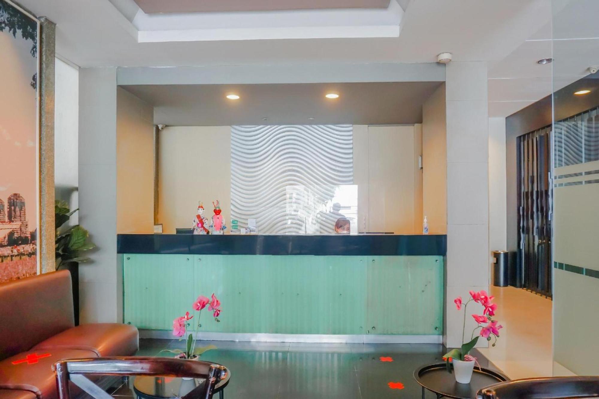 Collection O Hotel Antara Jakarta Bagian luar foto