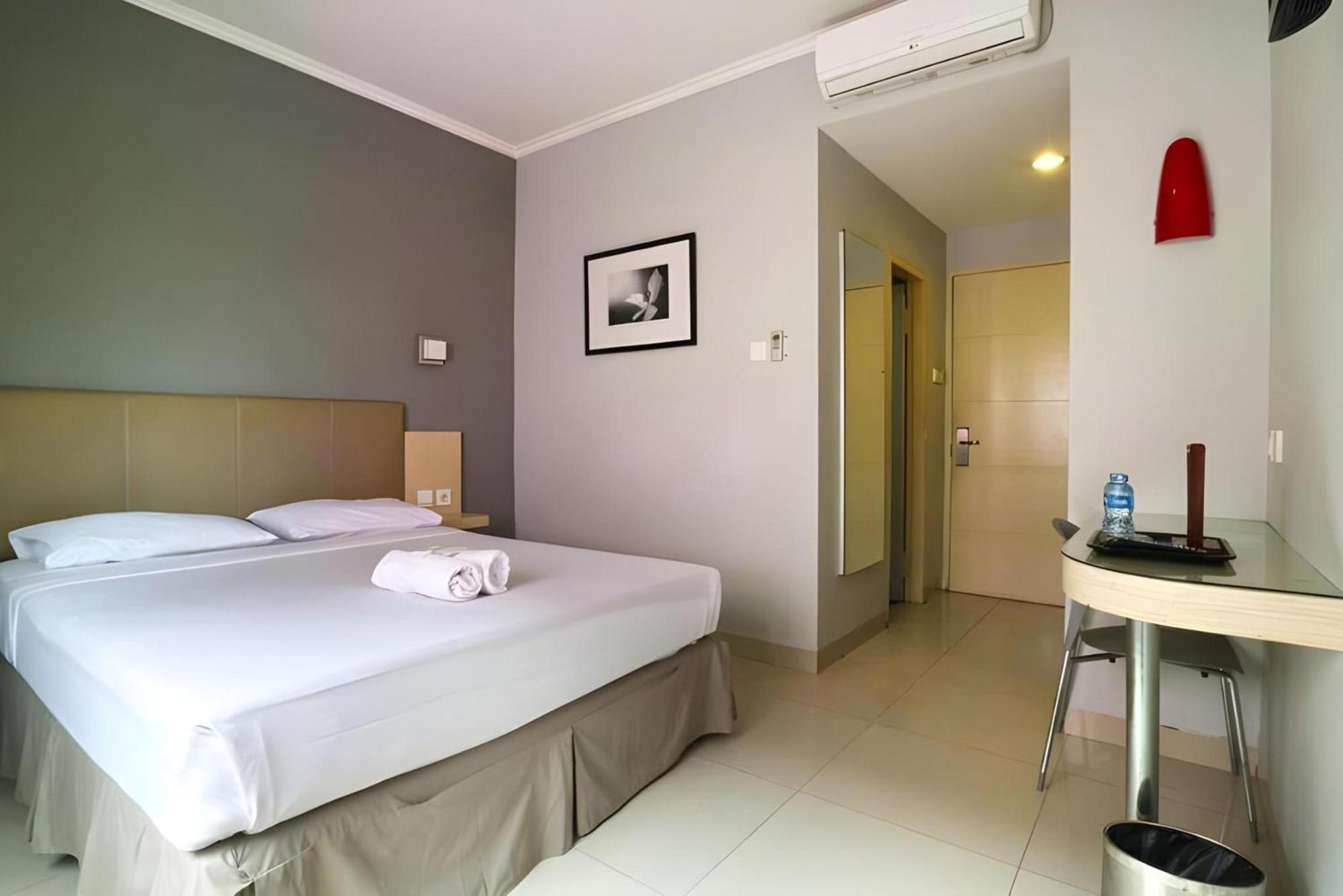 Collection O Hotel Antara Jakarta Bagian luar foto